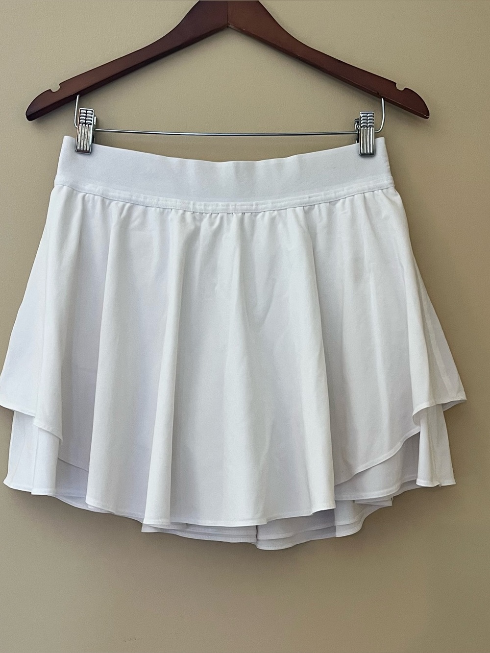 Lululemon Skort Women's Court Rival Pleated Skirt White Gym Yoga Run Size 10